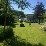 Holmegaarden B & B-k Couette-café Bro (Aeroe)