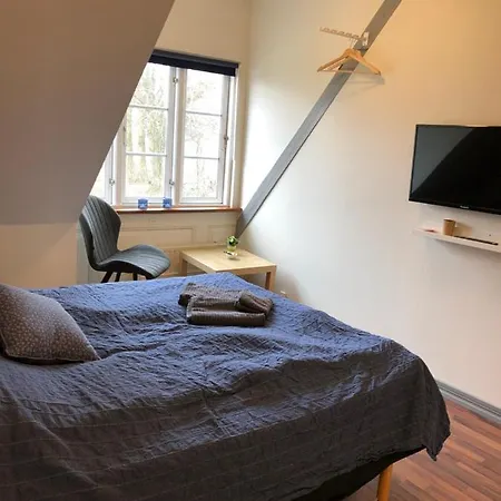 Holmegaarden B & B-k Couette-café 3*