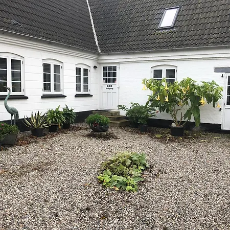 Holmegaarden B&b-k Bed & Breakfast 3*