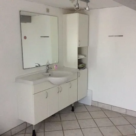 Holmegaarden B & B-k Couette-café Bro (Aeroe)
