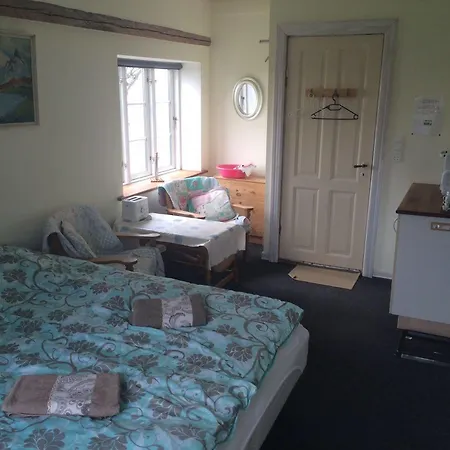 Holmegaarden B&b-k Bed & Breakfast