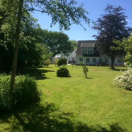 Holmegaarden B & B-k Couette-café Bro (Aeroe)