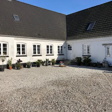 Holmegaarden B & B-k Couette-café 3*