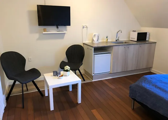 Holmegaarden B & B-k Bed & Breakfast 3*