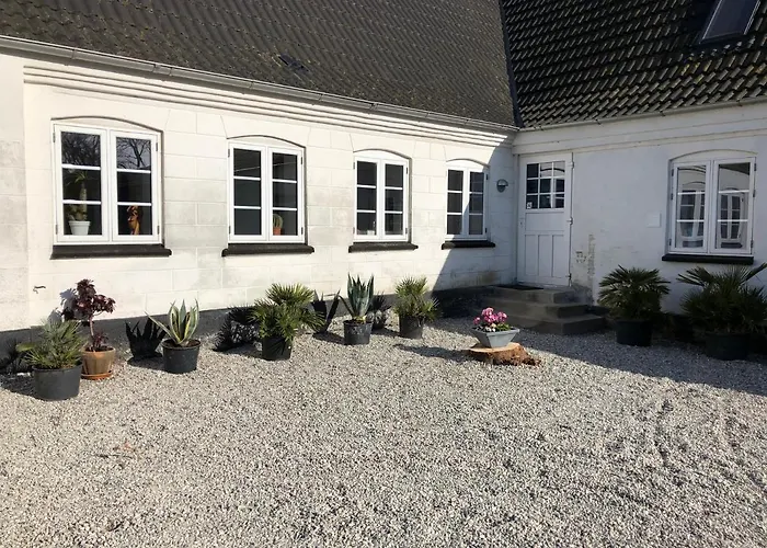 Holmegaarden B & B-k Bed & Breakfast 3*